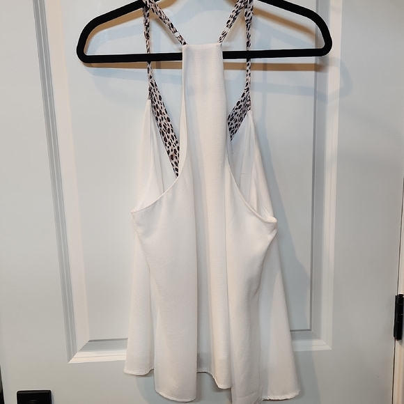 Womens Elegant White Asymmetrical Sleeveless Blouse With Leopard Print Size XL - Picture 5 of 6